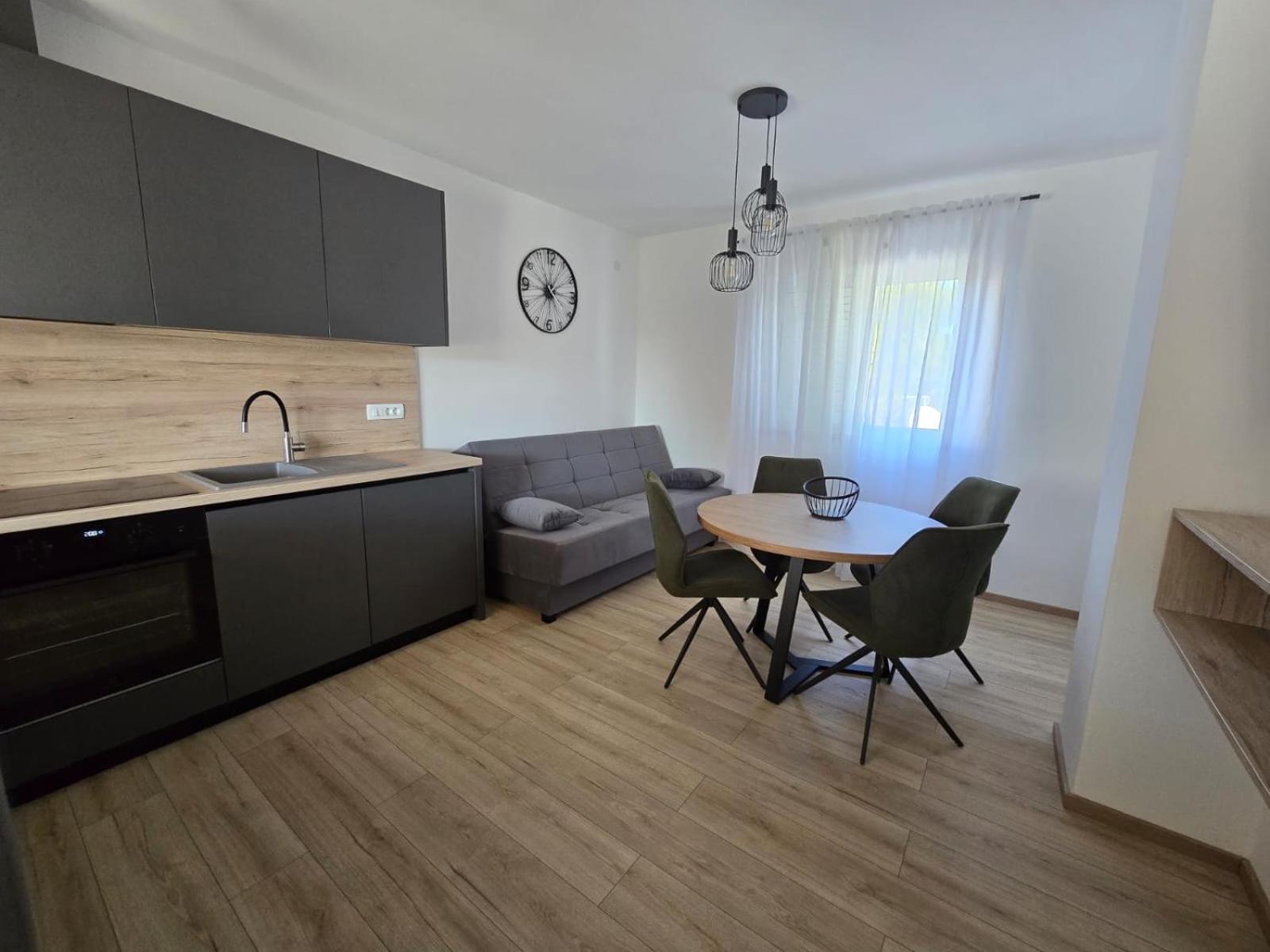 Apartments Pavic Sukošan エクステリア 写真
